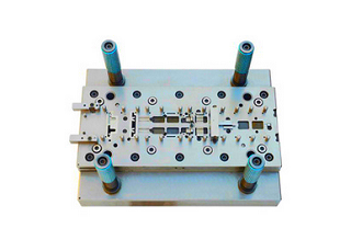 級進模的制造周期、成本及精度